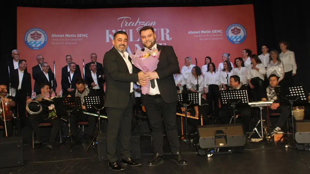 tmhoyderden-yilin-ilk-konseri-sira-gecesi-gecesi-mest-etti