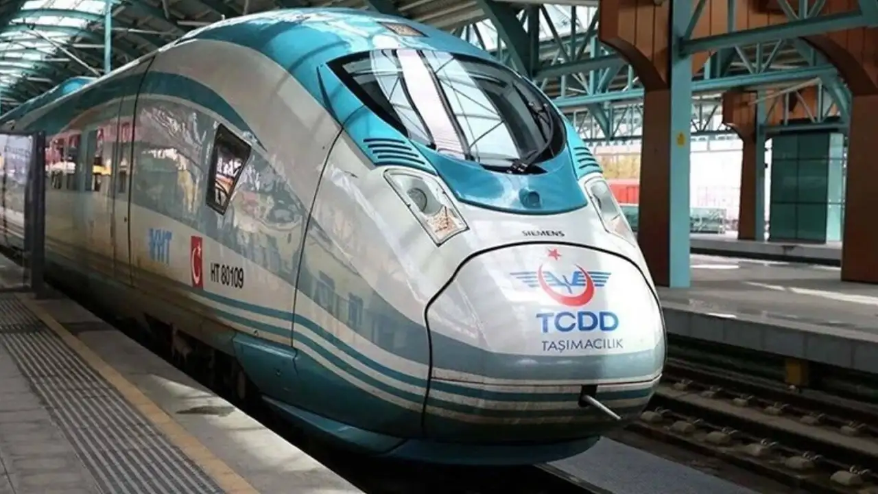 bakan-uraloglu-acikladi-trabzon-ankara-arasi-hizli-trenle-45-saate-dusecek