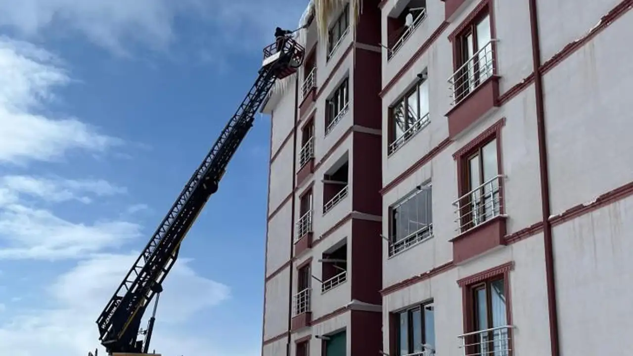 bayburtta-dondurucu-soguk-buz-sarkitlarina-mudahale-edildi