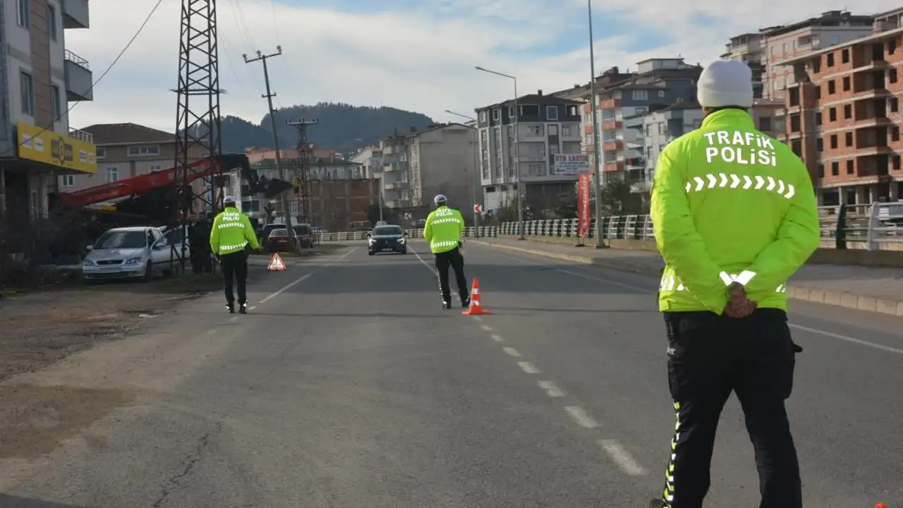 orduda-trafik-denetimi-kurallara-uymayan-suruculere-ceza