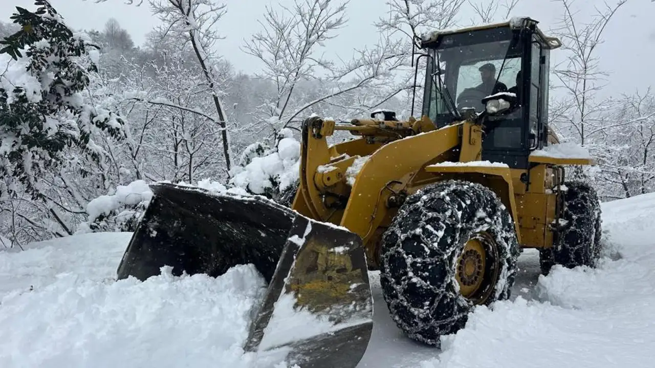 rizede-kar-alarmi-63-koy-yolu-ulasima-kapandi