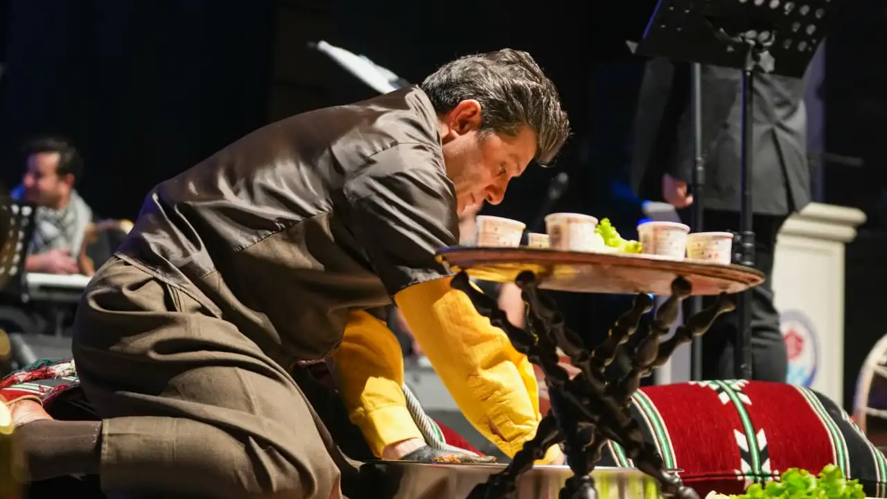 trabzonda-sira-gecesi-etkinligi-yogun-ilgi-gordu