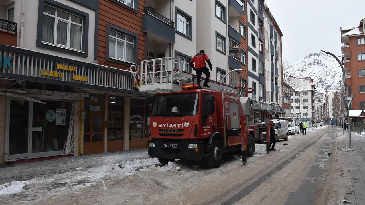 dogu-karadenizde-kar-yagisi-4-ilde-128-koy-yolu-ulasima-kapandi