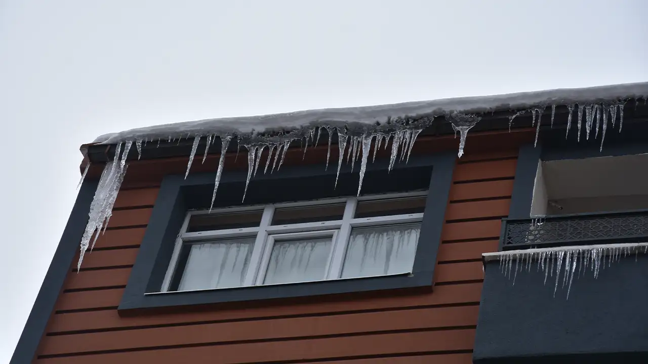 dogu-karadenizde-kar-yagisi-4-ilde-128-koy-yolu-ulasima-kapandi