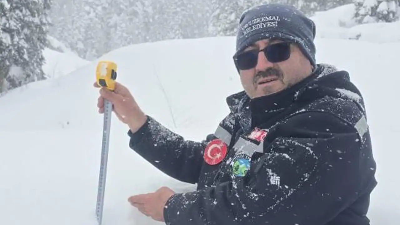 giresun-yaylalarinda-kar-15-metreyi-buldu-yollar-acik-tutuluyor