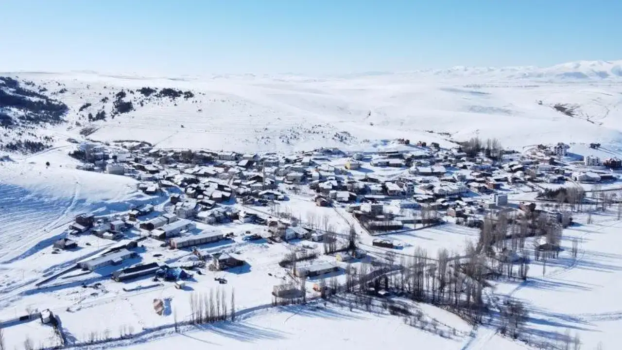 bayburtta-kar-yagisi-ve-soguk-hava-etkisini-surduruyor