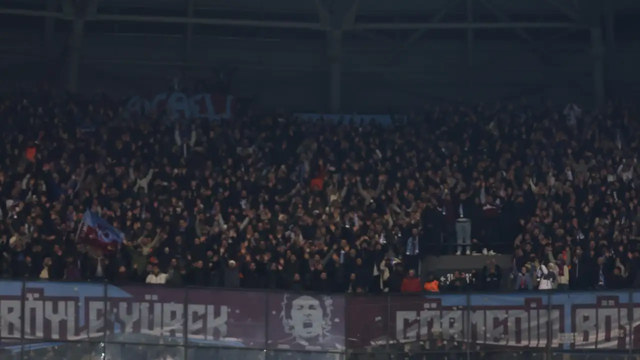 trabzonspor-kasimpasa-karsisinda-sahadan-moralli-ayrilmak-istiyor
