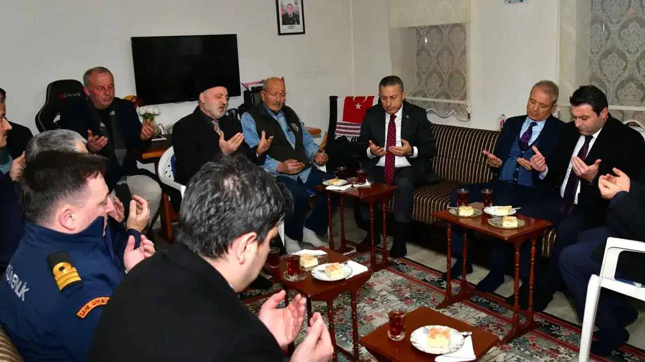 vali-sahinden-arakli-ve-sehit-ailesine-ziyaret