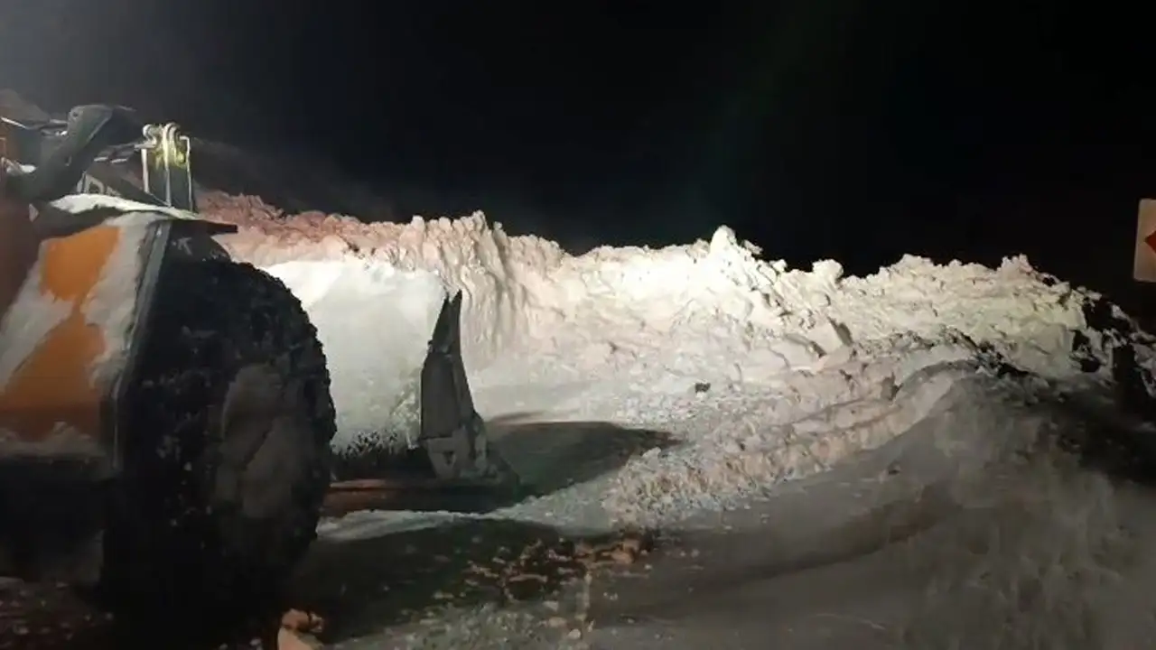 meteoroloji-uyarmisti-gumushanede-aksam-saatlerinde-cig-faciasi-kil-payi-atlatildi