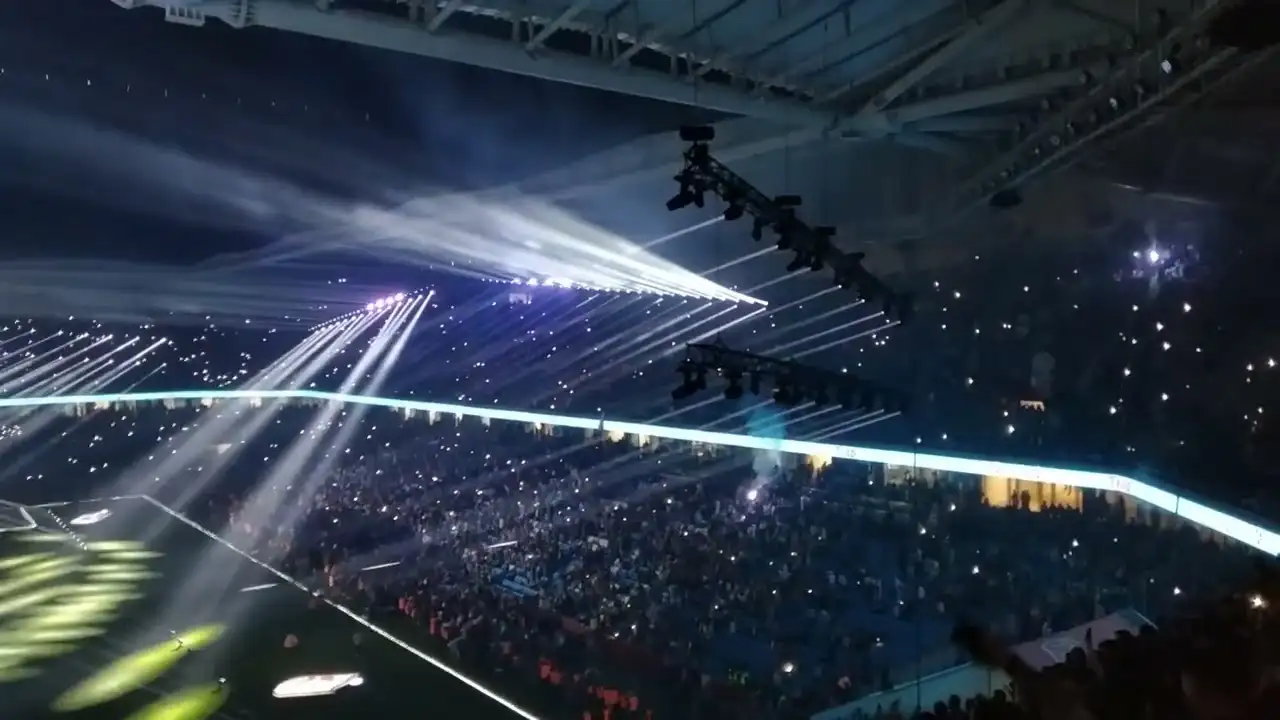 burak-yeterden-trabzonspor-itirafi-sahnedeyken-bile-maci-takip-ediyorum