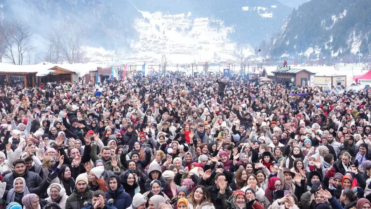 trabzonda-uzungol-kis-festivali-3