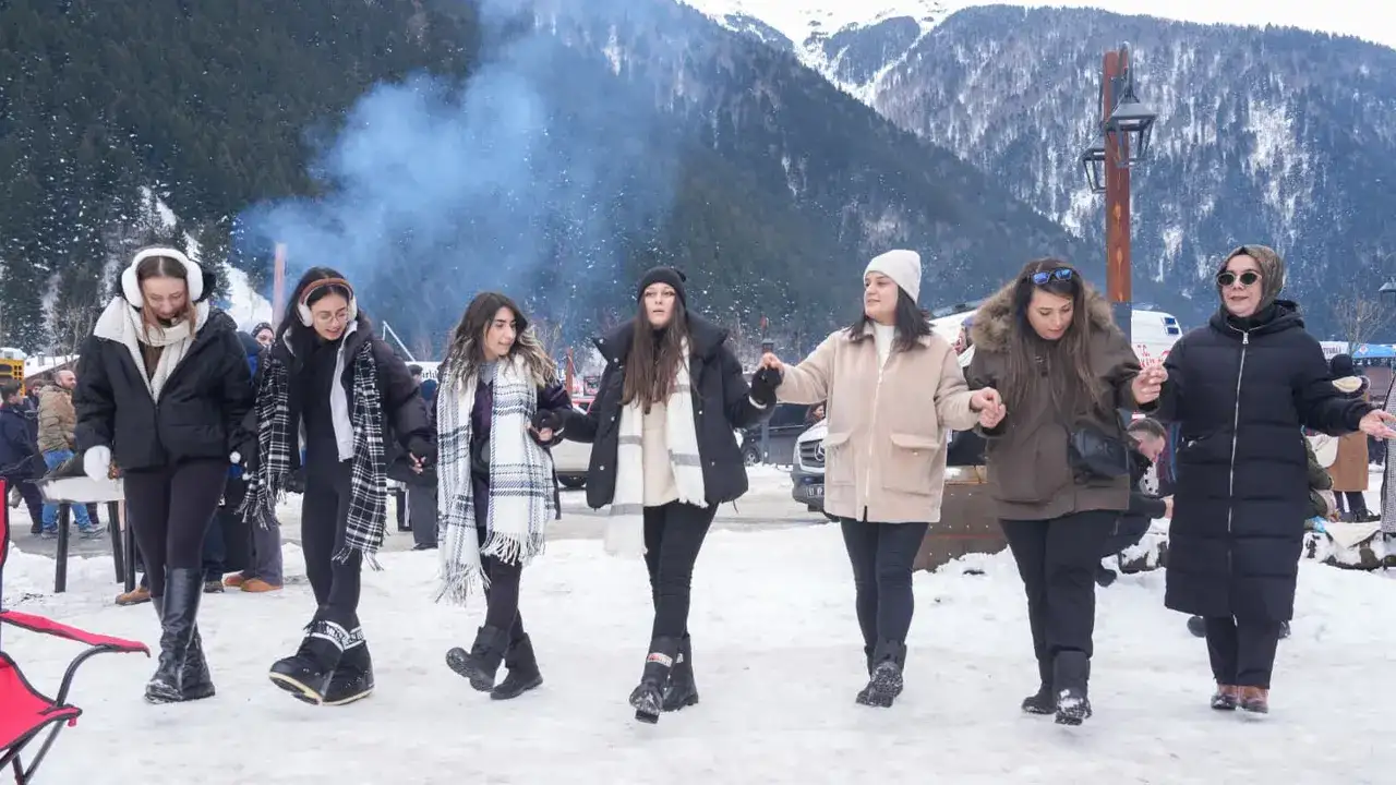 trabzonda-uzungol-kis-festivali-3