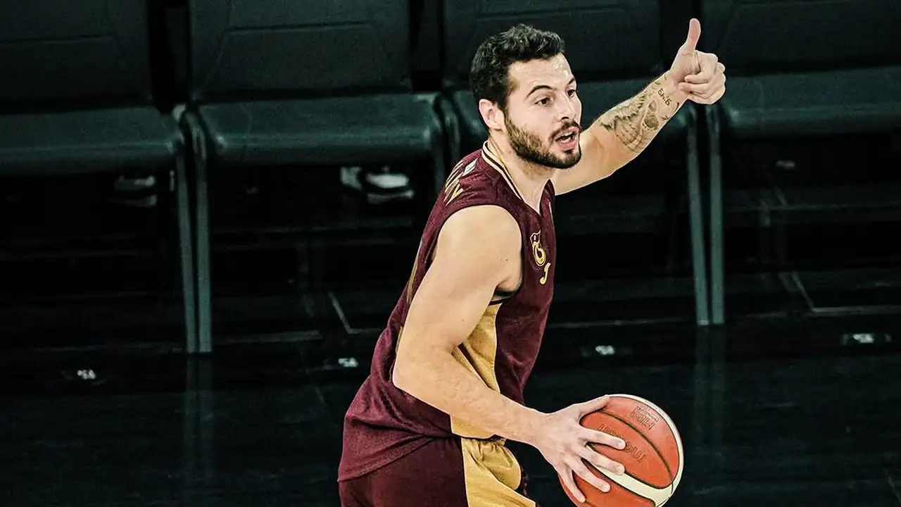 trabzonspor-eroksporu-agirliyor-devler-seriyi-8e-cikarma-pesinde