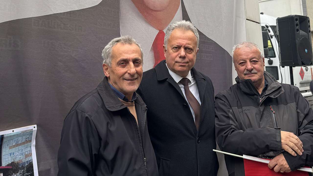 trabzonun-macka-ilcesinde-beylikduzu-belediye-baskani-mehmet-murat-calikin-serbest-birakilmasi-ve-adil-yargilanmasi-talebiyle-yuruyus-ve-basin-aciklamasi-gerceklestirildi