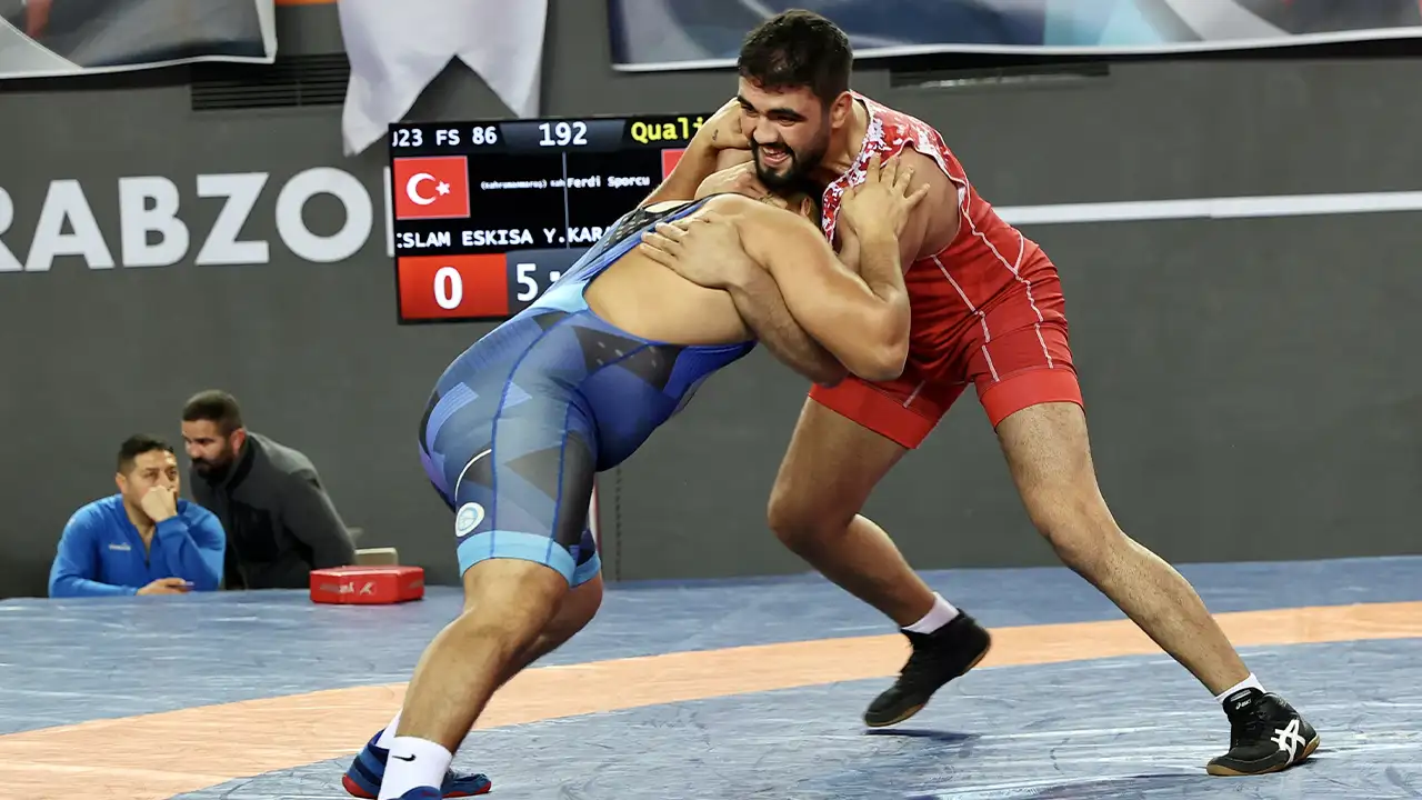 23-yas-alti-turkiye-gures-sampiyonasi-trabzonda-basladi