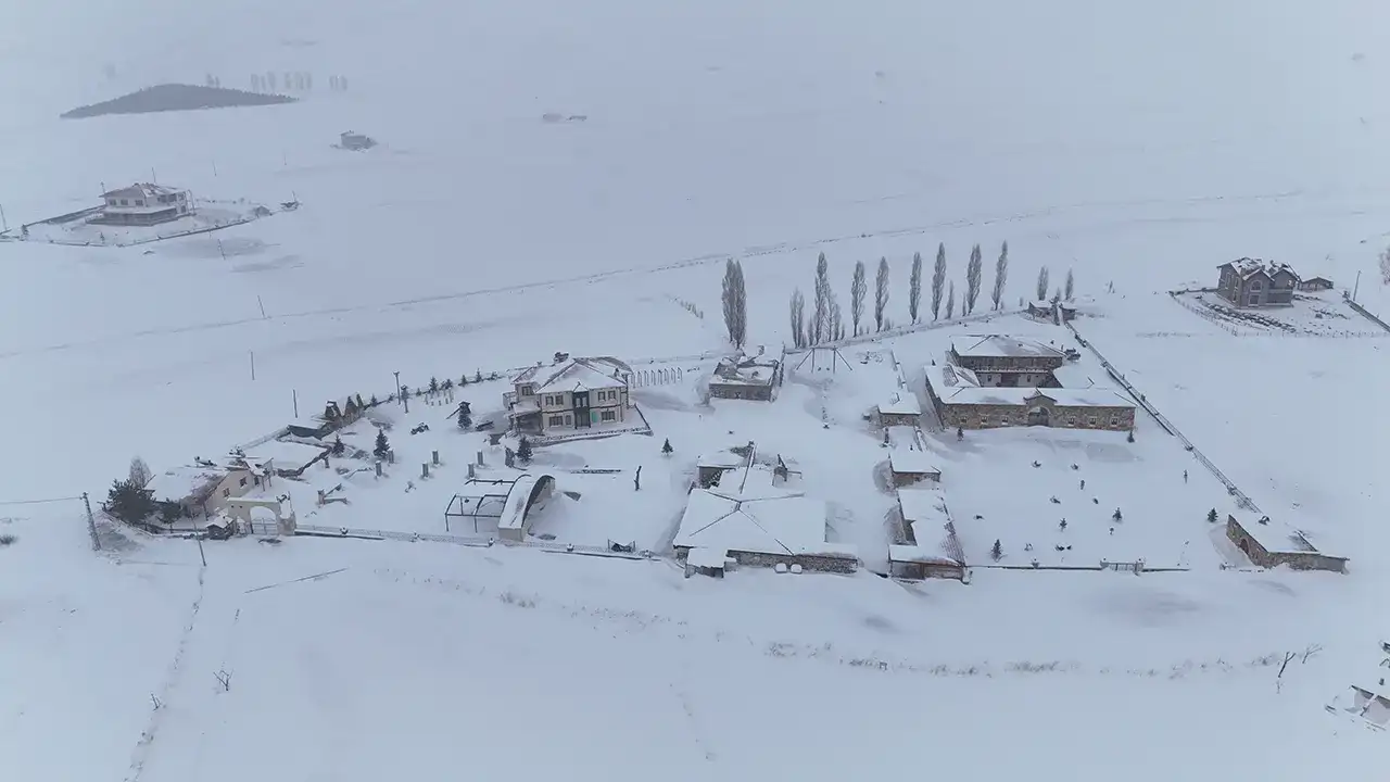 kar-kenan-yavuz-muzesini-beyaza-burudu