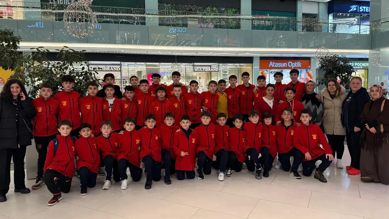 antalyadaki-turnuvaya-trabzon-damgasi