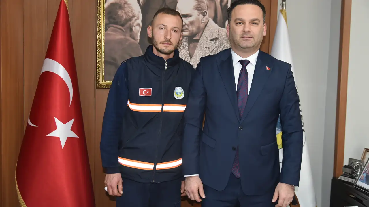 giresunda-durustluk-ornegi-buldugu-altini-polise-verdi-odullendirildi