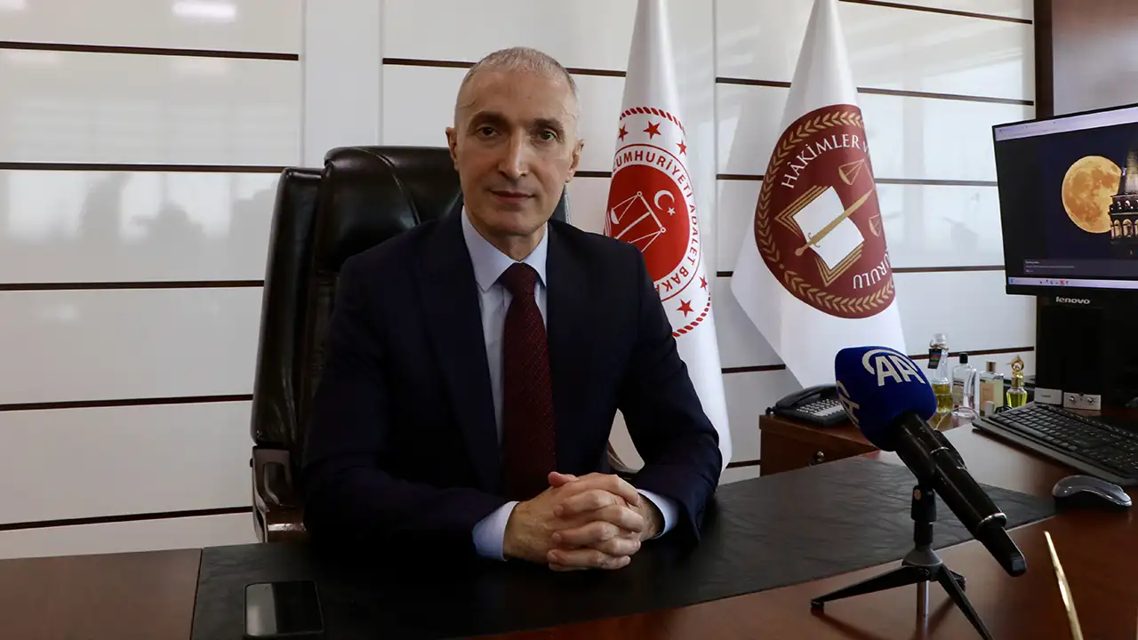 trabzon-cumhuriyet-bassavcisi-celik-aanin-yilin-kareleri-oylamasina-katildi