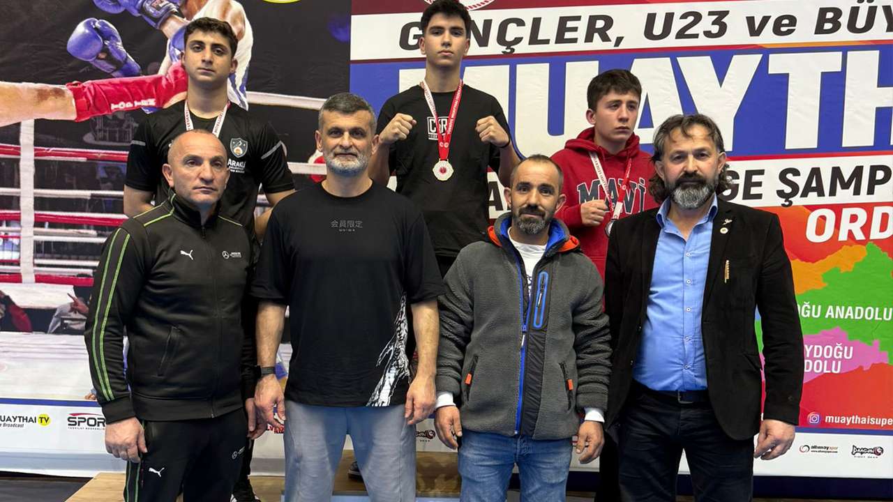 trabzon-muay-thai-takimi-orduda-firtina-gibi-esti-tam-41-madalya