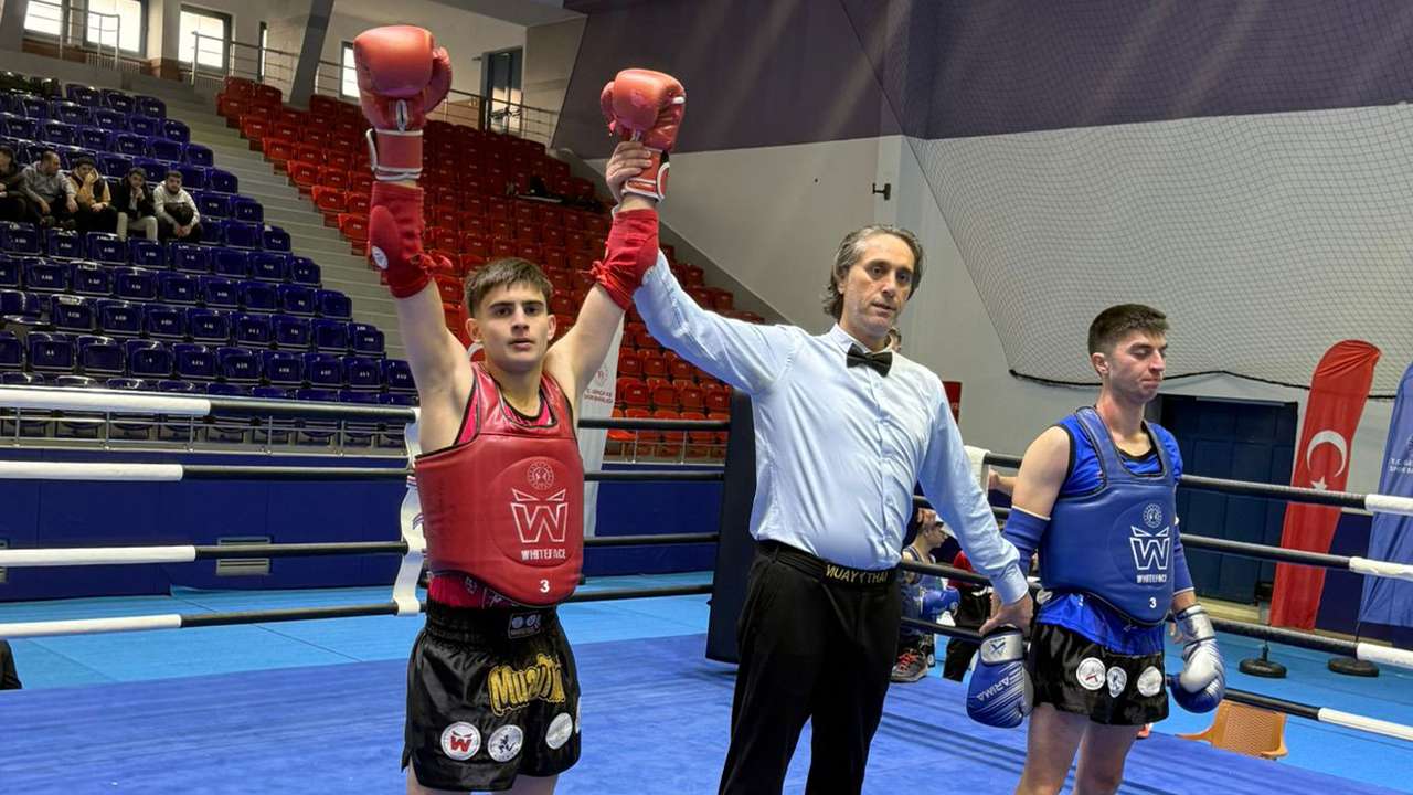 trabzon-muay-thai-takimi-orduda-firtina-gibi-esti-tam-41-madalya