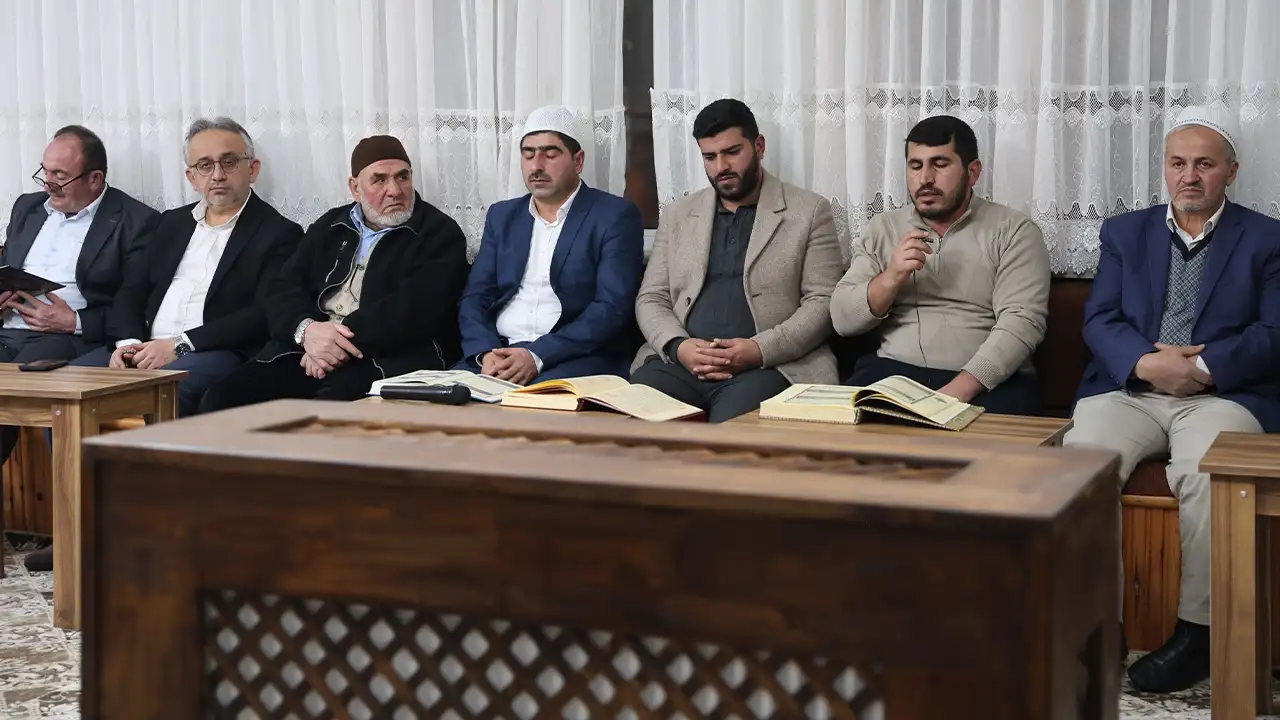 bayburt-koylerinde-asirlik-mukabele-gelenegi-yasatiliyor