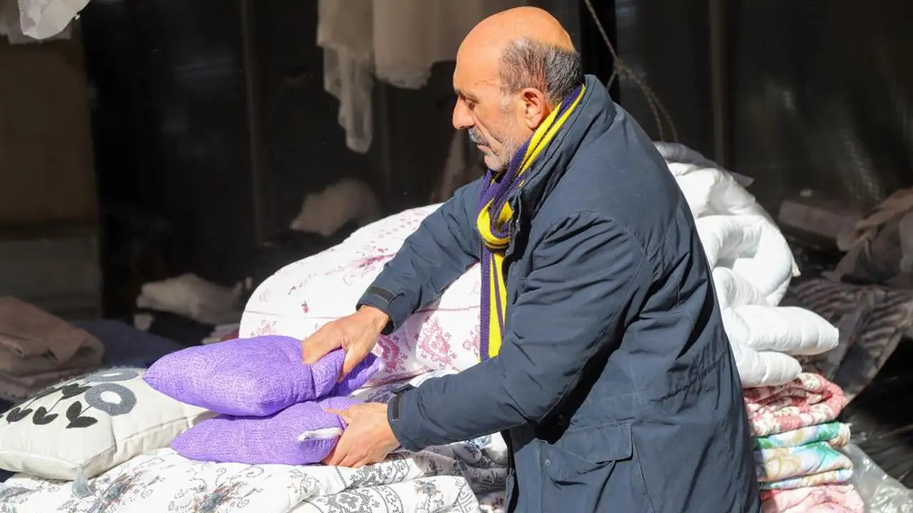 gumushanede-52-yillik-pazarcidan-altin-ogut-yemin-eden-esnaftan-mal-almayin