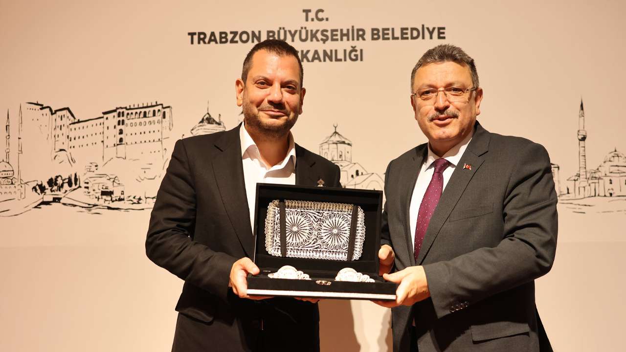 trabzonspor-ve-buyuksehir-akyazi-projesi-icin-masaya-oturuyor