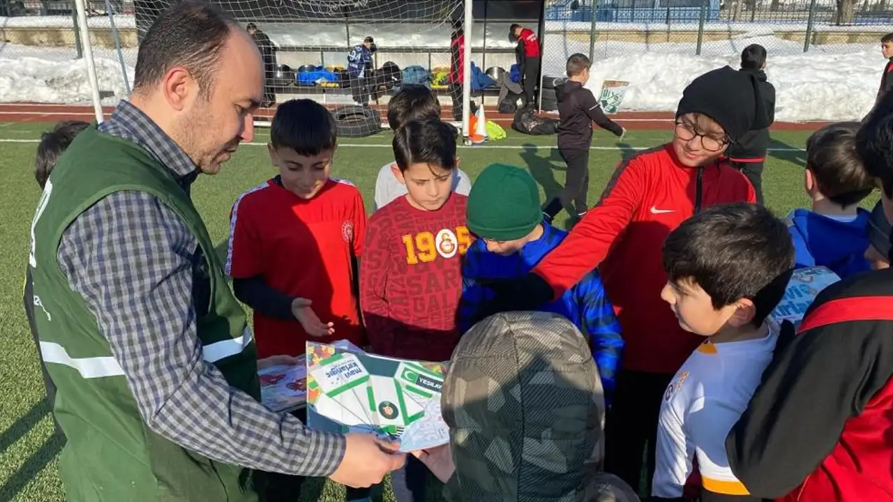 bayburtta-minik-sporculara-bilincli-teknoloji-kullanimi-egitimi