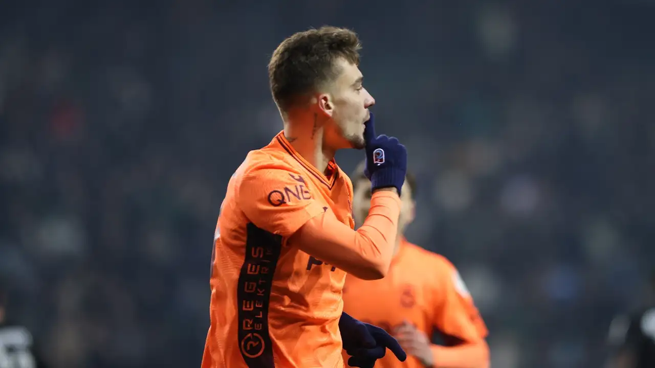 fatih-tekke-kararini-verdi-trabzonsporun-antalyaspor-maci-ilk-11i-belli-oldu