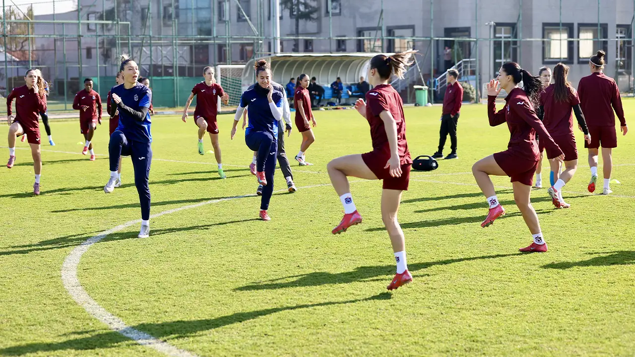 trabzonspor-kadin-futbol-zirveye-goz-dikti-sadece-8-gol-yediler
