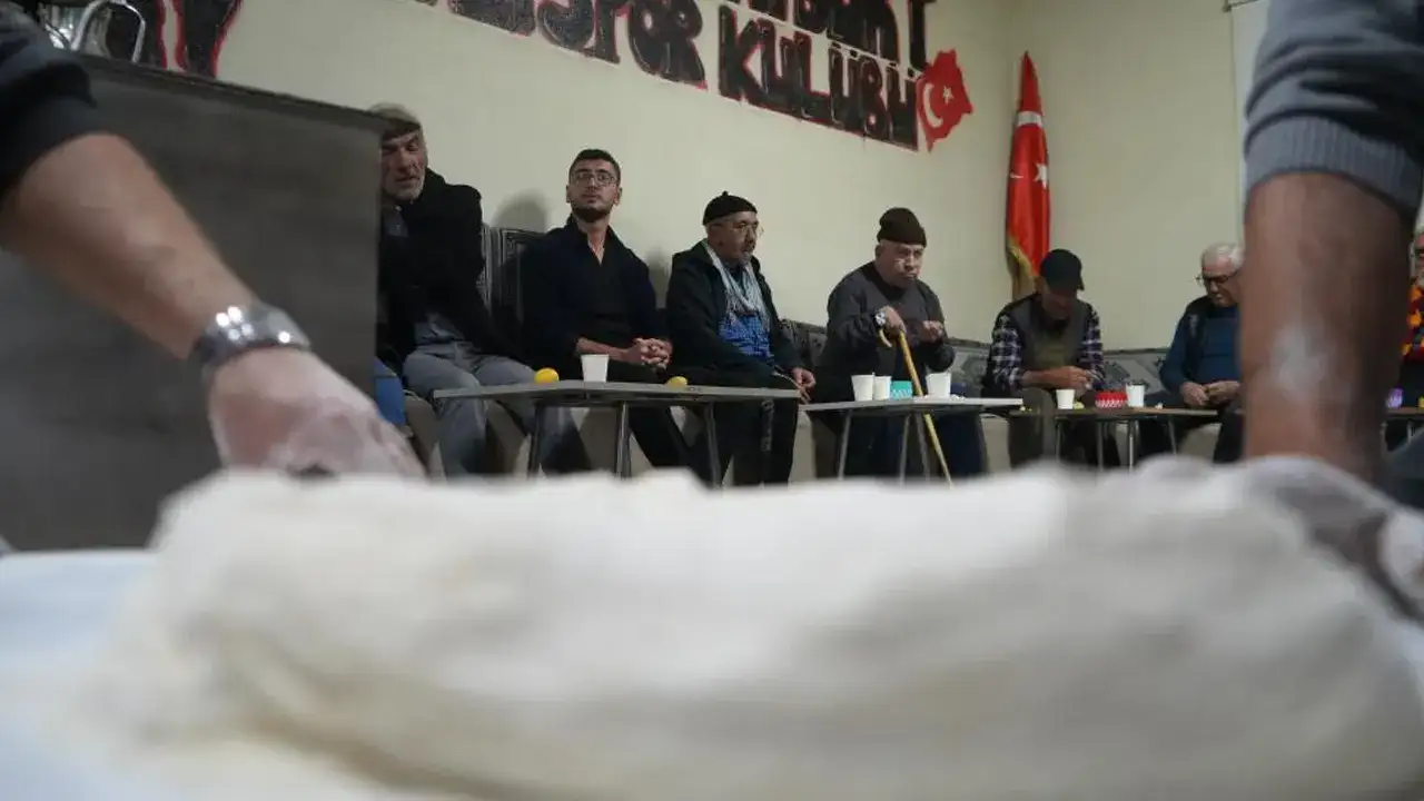 bayburtta-tel-helvasi-gelenegi-kusaklari-bulusturdu