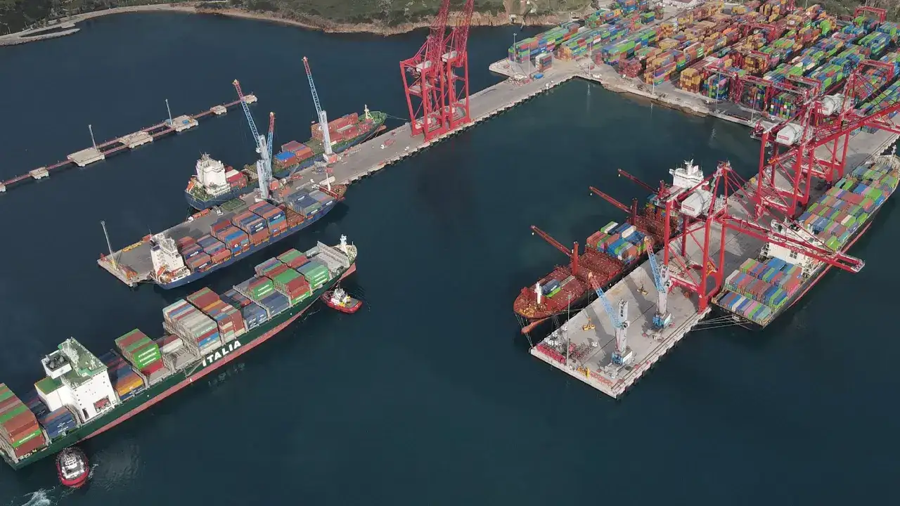 limanlarda-rekor-yil-553-milyon-ton-yuk-elleclendi