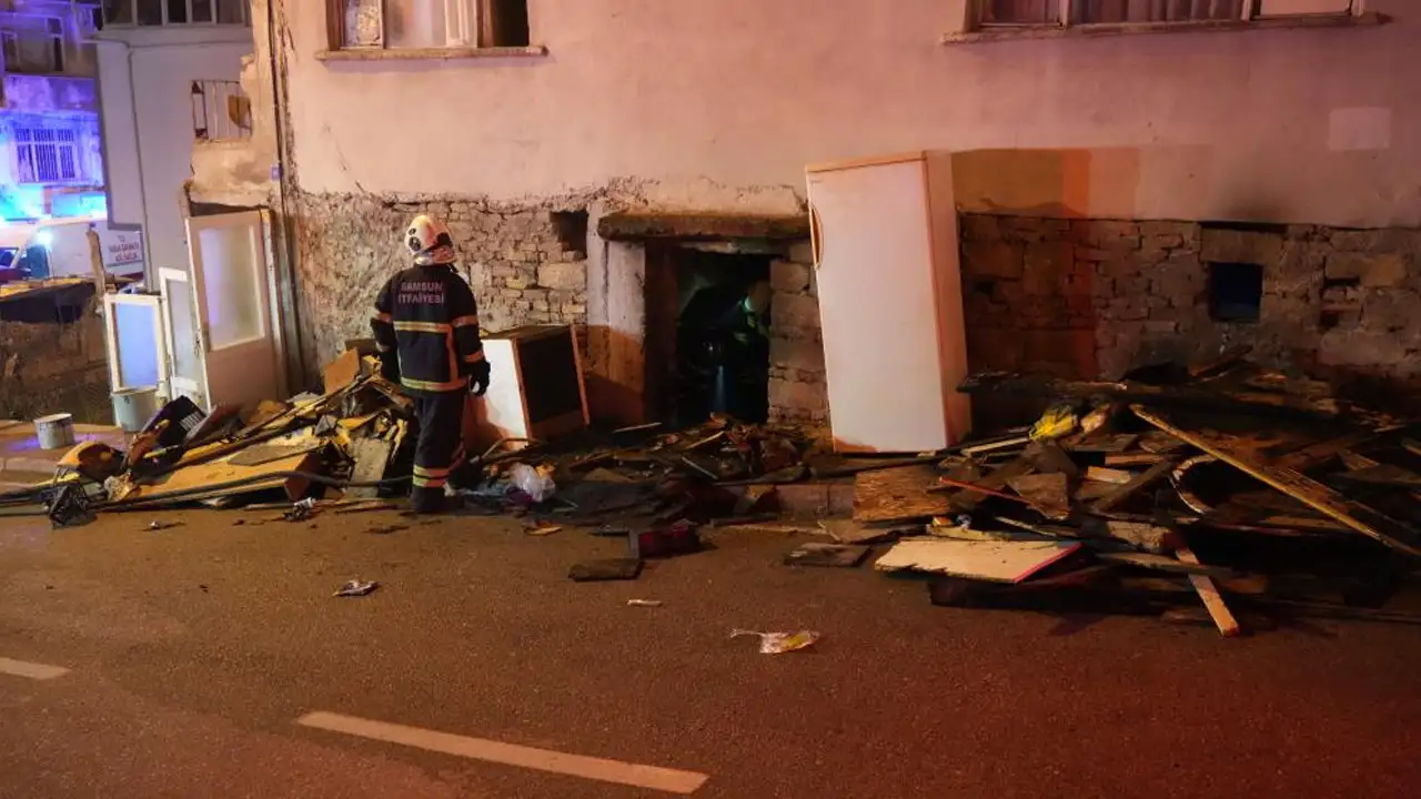 samsunda-bodrum-katta-yangin-8-kisi-dumandan-etkilendi