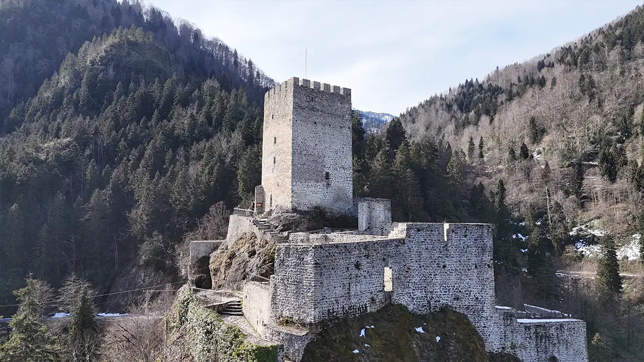 zil-kaleye-ziyaretci-akini-1-yilda-181-bin-kisi-gezdi