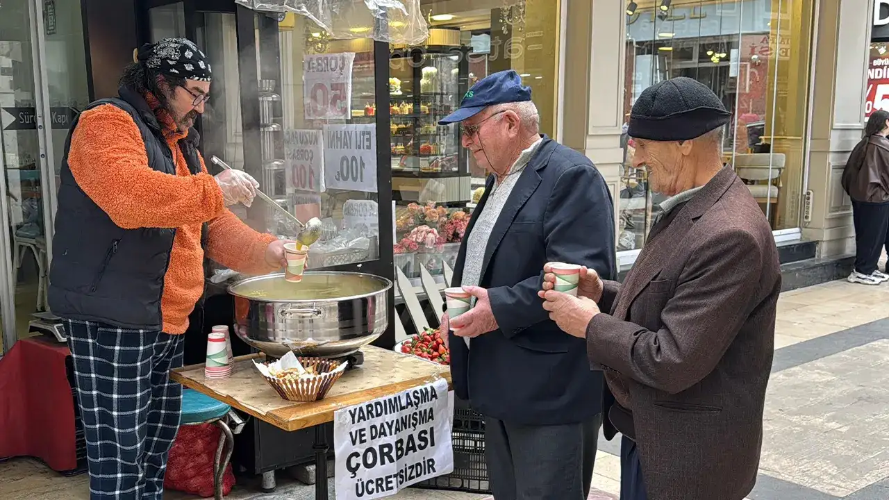 fatsada-gonulleri-isitan-dayanisma-her-gun-200-bardak-corba-ucretsiz