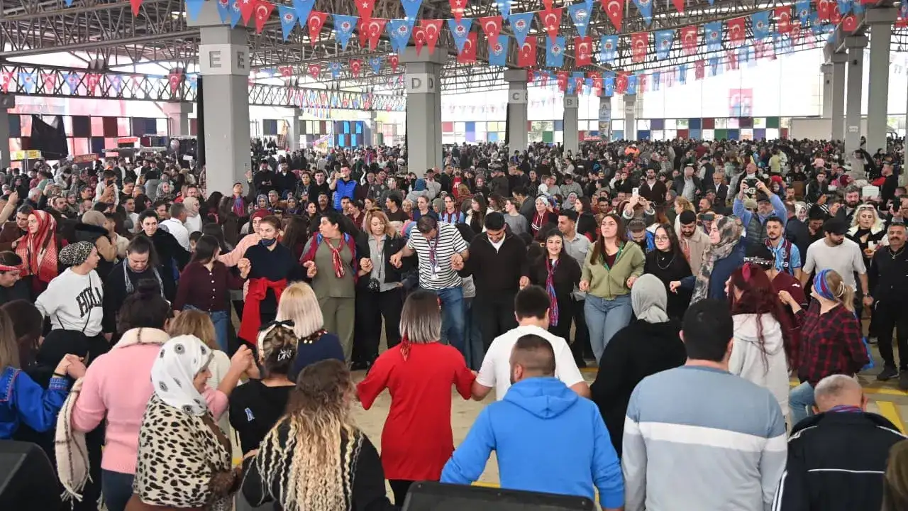 kibrista-karadeniz-ruzgari-hamsi-festivaline-yogun-ilgi