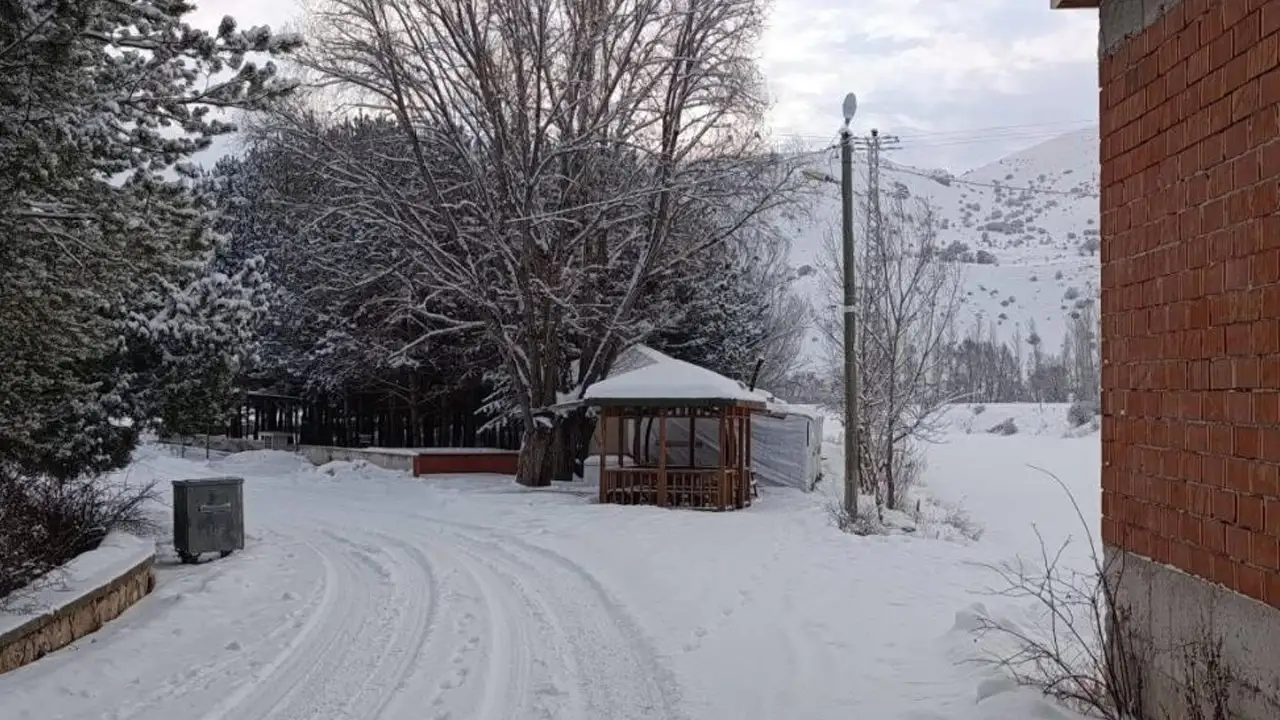 bayburt-aydintepede-icme-suyu-sorunu-catiksu-koyunde-kesintiler-yasaniyor