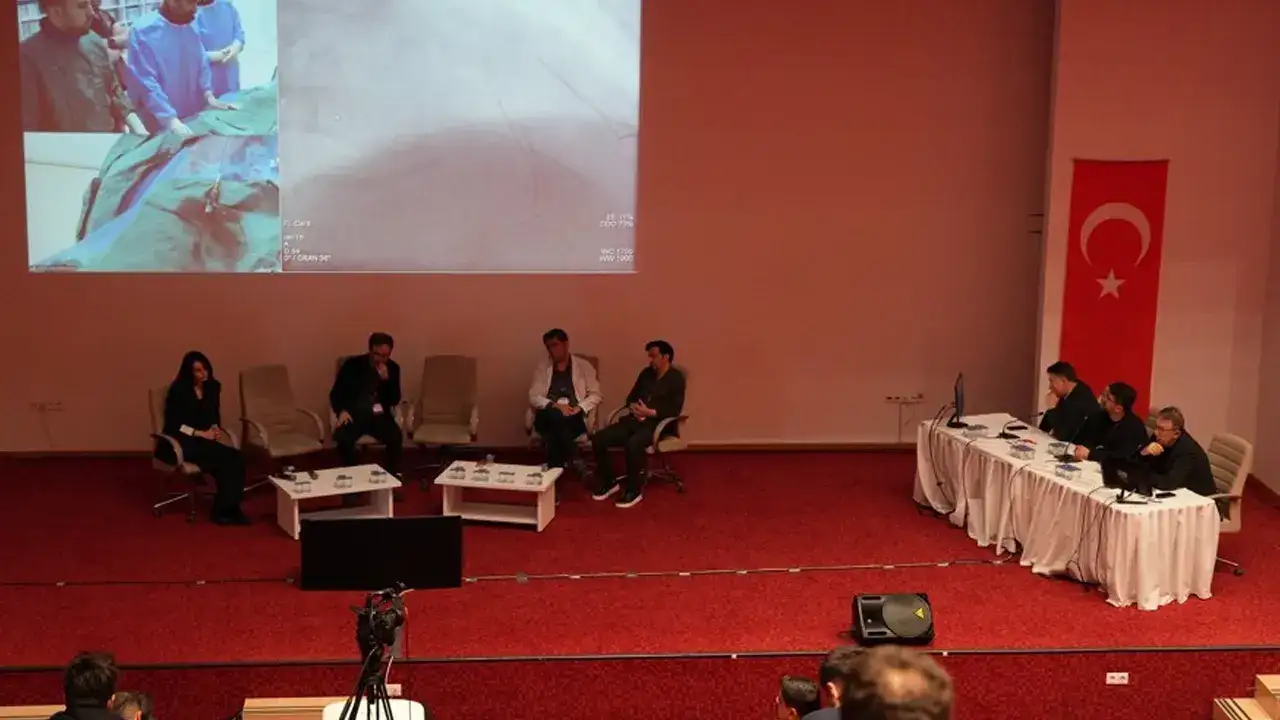 samsun-sehir-hastanesinde-zorlu-vakalar-canli-yayinda-ele-alindi