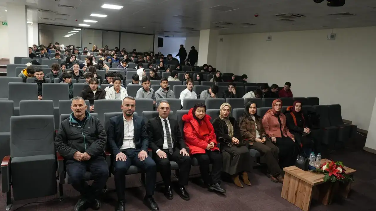 buyuksehir-sehir-tiyatrosu-ilcelerde-perde-aciyor