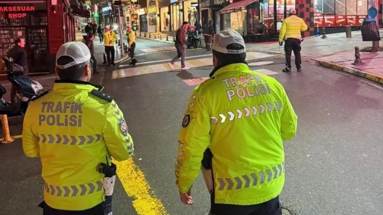 giresunda-yaya-yolunda-motosiklet-denetimi-sikilasti