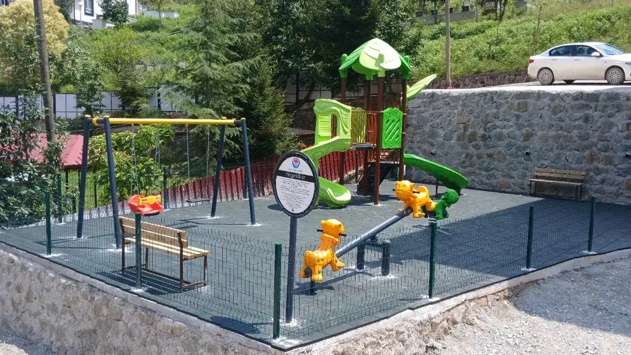 trabzonda-yesil-alan-hamlesi-milyonlarca-bitki-toprakla-bulustu