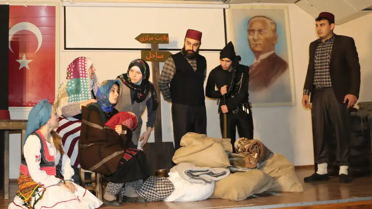 muhacirlik-oyunu-ofta-tiyatroseverlerle-bulustu