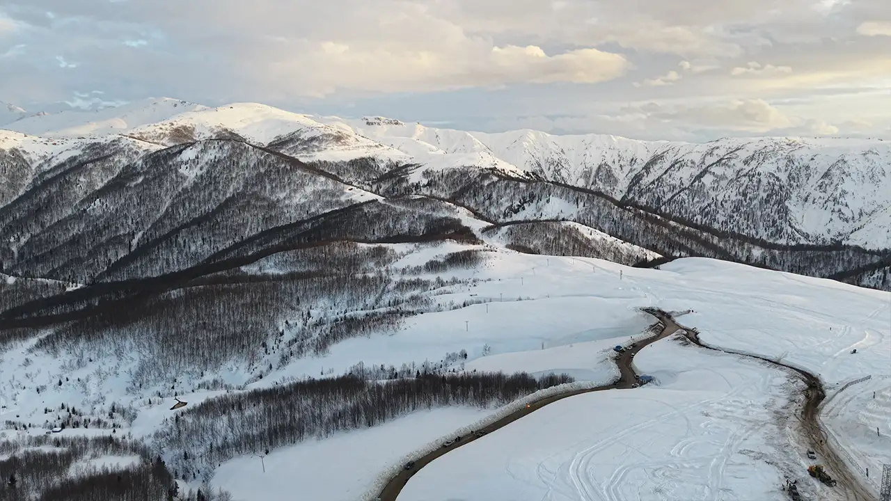 rize-handuzu-yaylasinda-bulut-denizi-buyuledi