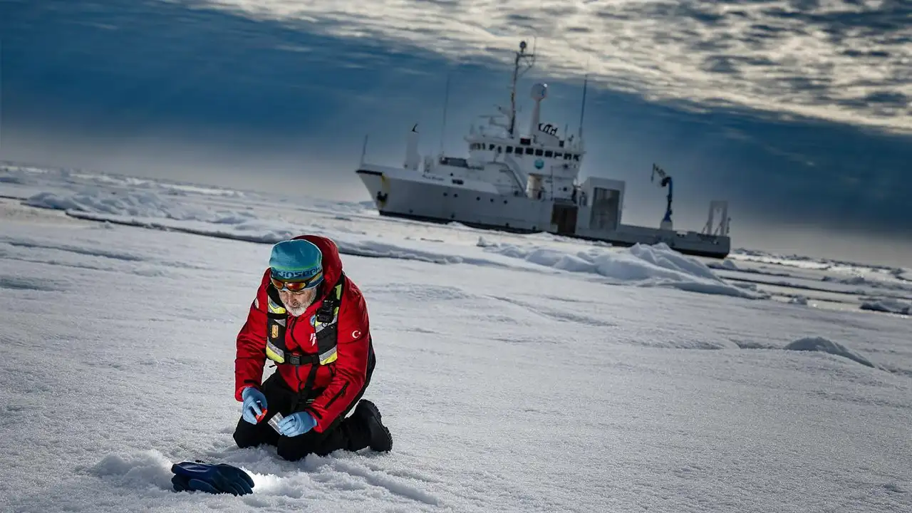 turk-bilim-heyeti-antarktikaya-ulasti-sefer-lideri-ktulu-profesor