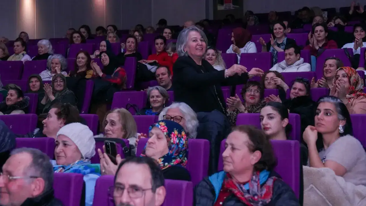 buyuksehirden-trabzona-turk-halk-muzigi-gecesi