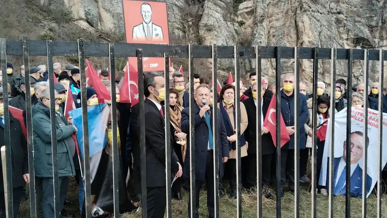 mackada-chpden-sessiz-eylem-murat-calik-icin-adalet-cagrisi