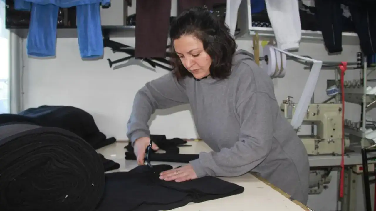 orduda-atik-kumastan-uygun-fiyata-kiyafet-terzi-ayse-tepeden-ornek-girisim