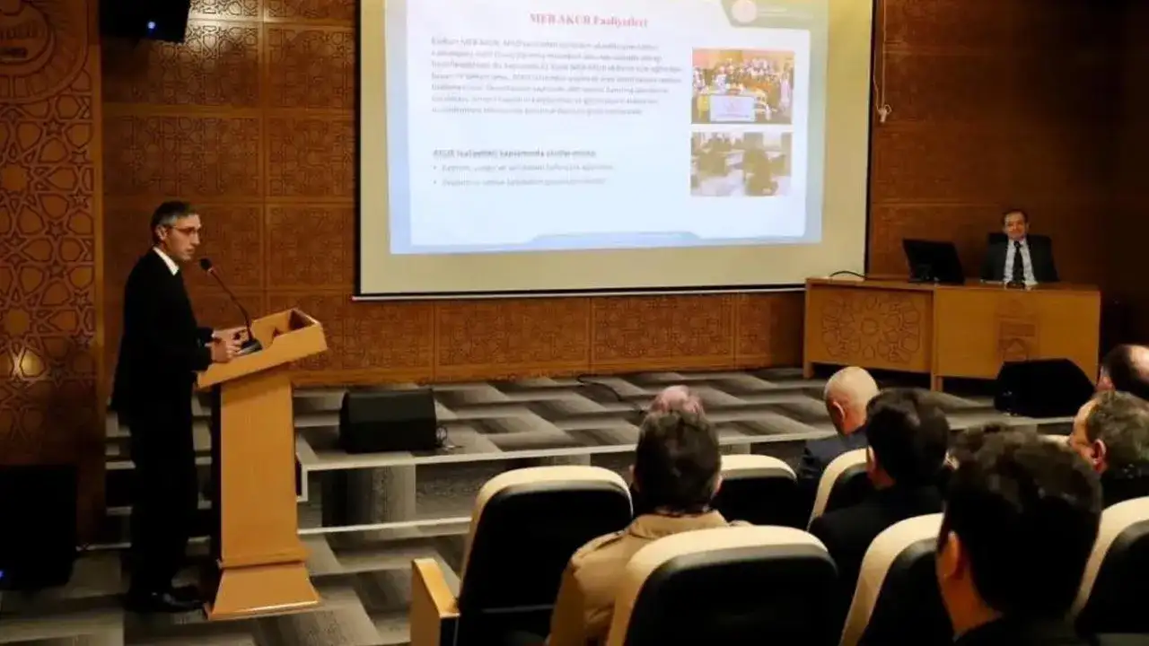 bayburtta-okul-guvenligi-tedbirleri-masaya-yatirildi