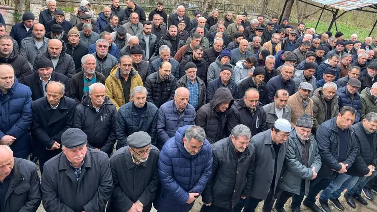 bir-gun-arayla-hayatini-kaybeden-yasli-cift-orduda-defnedildi